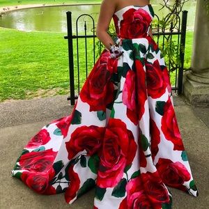 Sherri Hill rose gown size 6